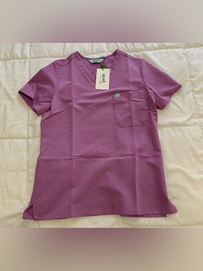 NEW Lilac Garde Malade Size Small Scrub Top